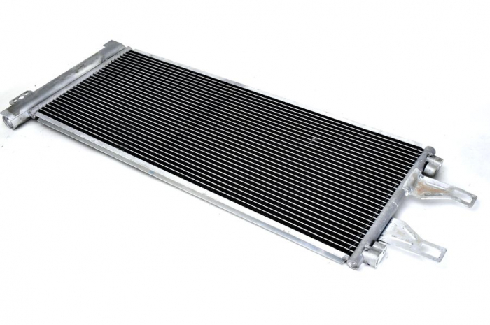 Condensator climatizare potrivit (Cu uscate CITROEN JUMPER (06 -): DM + 2.2 HDi, 3.0 HDi DM +, FIAT DUCATO (06 -): 3.0 JTD DM +, DM + 2.3 JTD, 2.2 JTD DM +, PEUGEOT BOXER (06 -): 2.2 DM + HDi, 3.0 HDi