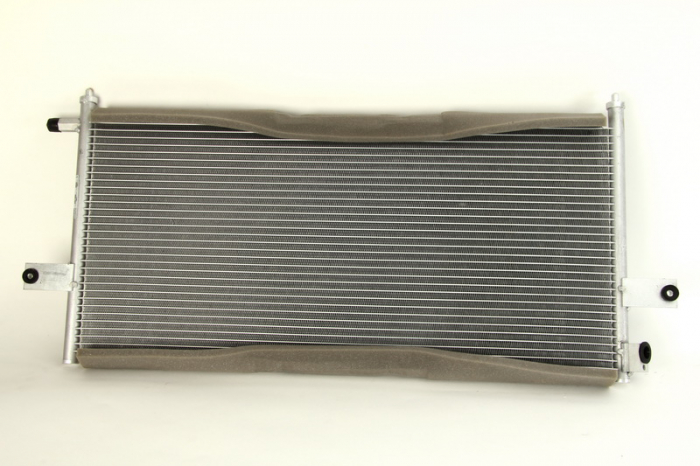 Condensator climatizare potrivit NISSAN PICK UP D22 (98 -) 2,5 TD Diesel MA   C +   - (NAVARRA) A   A