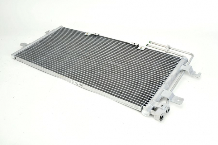 Condensator climatizare potrivit Volkswagen Transporter T4 (96-03): 2.5 TDI DM +   - 2.5 TDI DM   A +   - 2,8 si VR6 M   A +   - 2.0 si M   A +   - 2.5 TDi DA +   - 2.5 si M   A +   - 2.8 V6 si A +