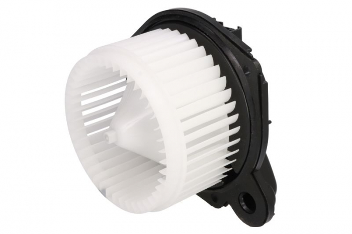 Electromotor ventilator habitaclu (12V) potrivit JOHN DEERE 7180, 7250, 7280, 7350, 7380, 7450, 7480, 7550, 7580, 7750, 7780, 7850, 7950, 7980, 9540, 9560, 9560 STS, 9570 STS, 9580, 9660 STS, 9660 WTS