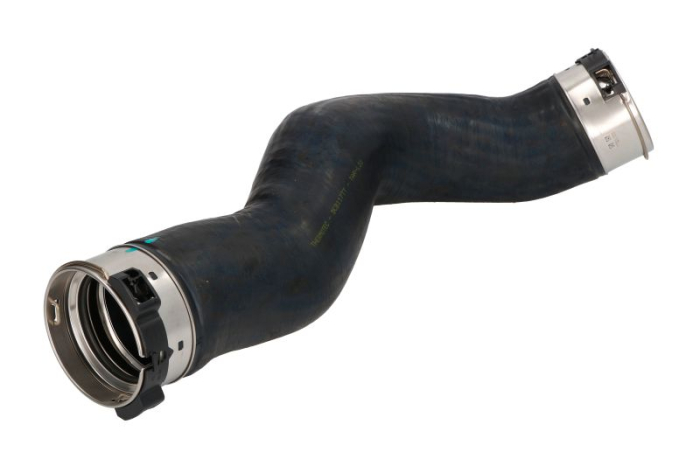 Furtun intercooler Stanga (negru) potrivit BMW 1 (F20), 1 (F21), 2 (F22, F87), 3 (F30, F80), 3 (F31), 3 GRAN TURISMO (F34), 4 (F32, F82), 4 (F33, F83) 1.5D 1.6D 2.0D 09.10-
