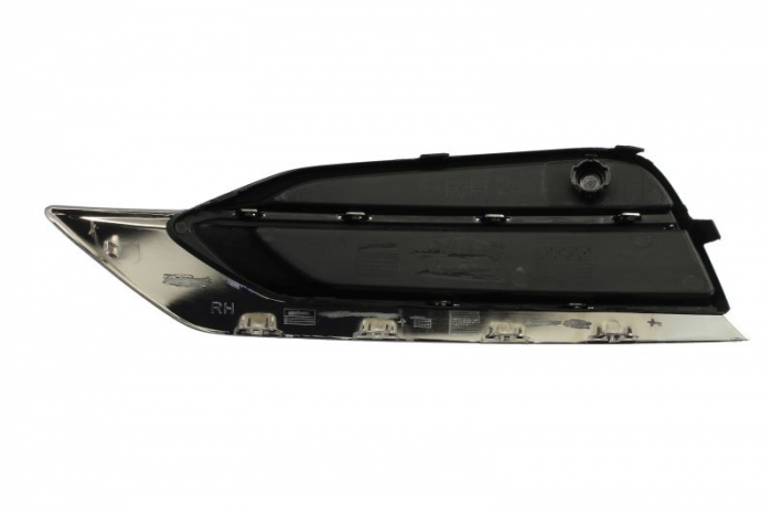 Grila bara fata dreapta cu gauri senzori parcare plastic, negru/crom potrivit VOLVO S90 II 2016-2020 [2]