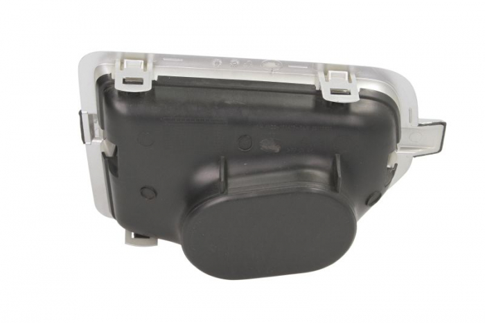 Grila fata stanga argintiu; in aripa LAND ROVER DISCOVERY IV intre 2009-2014 [2]