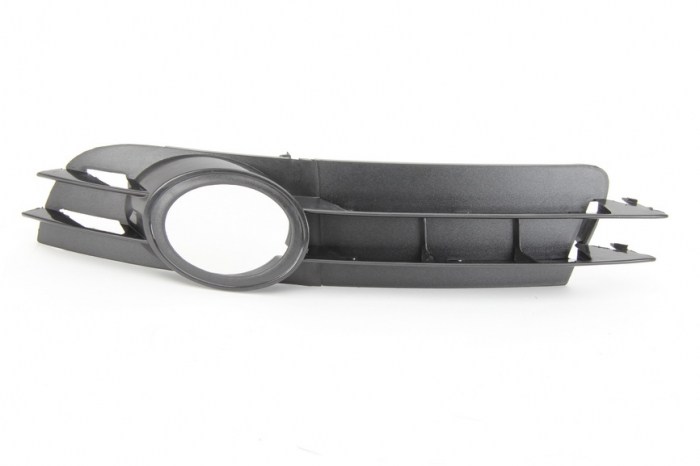 Grila Fata Stanga (benzina, cu orificii lampa ceata) potrivit AUDI A6 ALLROAD C6, A6 C6 05.04-08.11 05.04-10.08 [1]