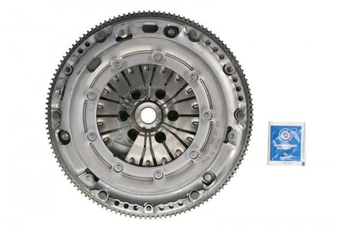 Kit ambreiaj (228mm) potrivit AUDI A3; SEAT ALTEA, ALTEA XL, LEON; SKODA OCTAVIA II, YETI; VW GOLF PLUS V, GOLF VI, JETTA III, PASSAT B6, TOURAN 1.6D 2.0D 11.08-12.17