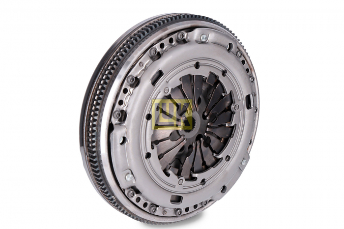 Kit ambreiaj cu volanta potrivit AUDI A1, A3, TT; SEAT CORDOBA, CORDOBA VARIO, IBIZA II, IBIZA III, IBIZA IV, IBIZA IV SC, IBIZA IV ST, LEON 1.6D/1.8/1.9D 07.95-08.15 [4]