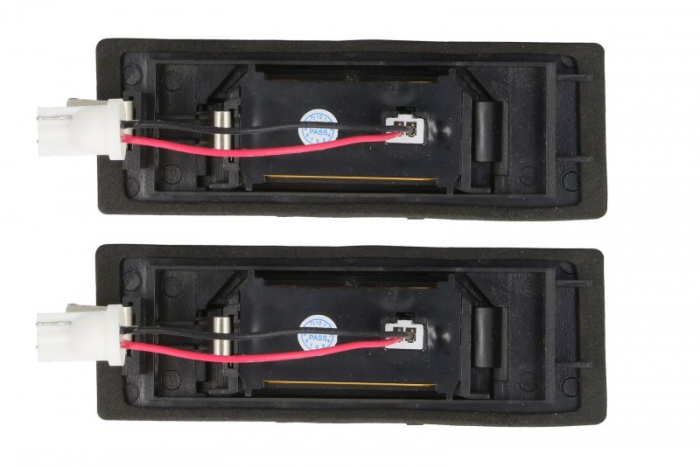 Lumina numar inmatriculare, culoare lumina: alb; set, , cu aprobare circulatie potrivit BMW 1 (E81), 1 (E87), 1 (F20), 1 (F21), 6 (F12), 6 (F13), 6 GRAN COUPE (F06), I3 (I01), Z4 (E89) dupa 2004 12V [2]