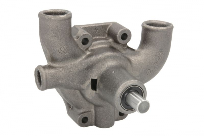 Pompa apa (cu carcasa) potrivit URSUS 3000, 5000, C, MF; AHLMANN AL, AS; AKTIV FISCHER M; ALBAJAR 10, 300, 3000, 400, 4000; ALLIS CHALMERS 6000, 700; ATLAS COPCO XA 1004-4-T3.1524