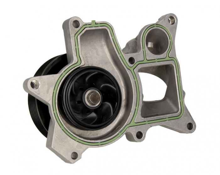 Pompa apa cu garnitura potrivit BMW 1 (E81), 1 (E82), 1 (E87), 1 (E88), 3 (E90), 3 (E91), 3 (E92), 3 (E93), 5 (E60), 5 (E61), X1 (E84), X3 (E83) 2.0D 06.04-06.15