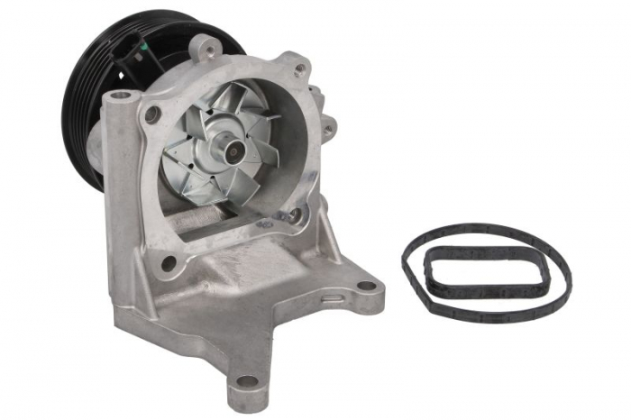 Pompa apa cu garnitura potrivit CHEVROLET TRAX; OPEL ASTRA J, ASTRA J GTC, ASTRA K, CORSA C, CORSA D, INSIGNIA A, INSIGNIA A COUNTRY, INSIGNIA B, INSIGNIA B GRAND SPORT 1.0 1.2 1.6D 09.00-