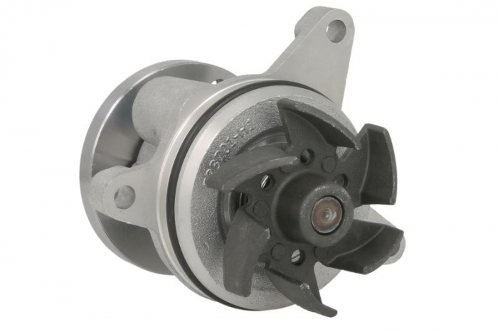 Pompa apa cu garnitura potrivit VOLVO C30, S40 II, S60 II, S80 II, V50, V60 I, V70 III, XC60 I; FORD C-MAX, ECOSPORT, FIESTA V, FOCUS C-MAX, FOCUS II, FOCUS III, GALAXY I, GALAXY II 1.8-2.5 01.97-