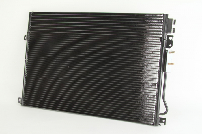 Radiator AC condensator aluminiu potrivit JEEP COMMANDER, GRAND CHEROKEE III 3.0D-6.1 10.04-12.10