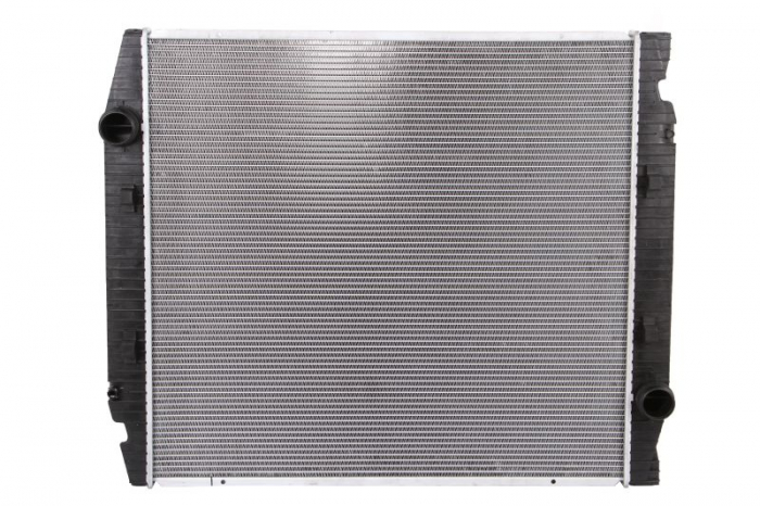 Radiator motor (fara cadru) potrivit IVECO EUROTRAKKER, STRALIS I, STRALIS II, S-WAY, TRAKKER I, TRAKKER II, T-WAY, X-WAY 8210.42L(TCA)-F3HGE611Z 01.93-