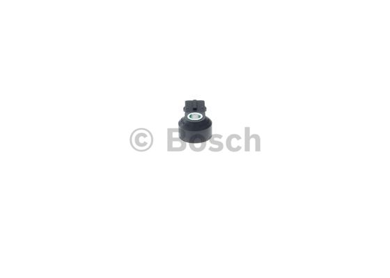 Senzor detonatie potrivit MERCEDES C (CL203), C T-MODEL (S202), C T-MODEL (S203), C (W202), C (W203), CLK (A208), CLK (A209), CLK (C208), CLK (C209), CLS (C219), E T-MODEL (S210) 2.4-6.0 dupa 1991 [3]