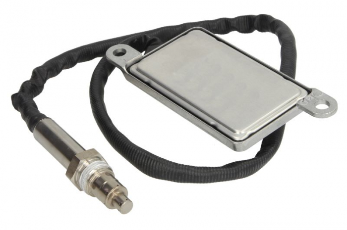 Senzor NOx (dupa convertor catalitic) potrivit RVI; VOLVO potrivit RVI C, D, K, KERAX, MAGNUM, PREMIUM, PREMIUM 2, T; VOLVO 7700, 7900, 8300, 8700, 8900, 9300, 9400 D11A-330-MIDR06.35.40P 41 09.90-