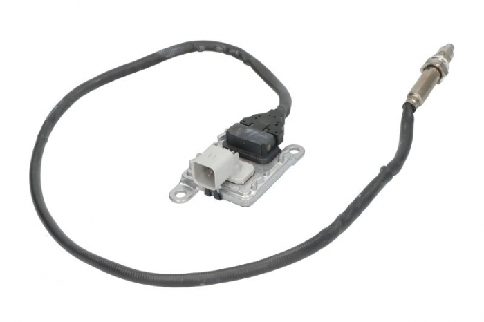 Senzor NOx potrivit JOHN DEERE 6090MC, 6105M, 6110M, 6110R, 6115M, 6120M, 6120R, 6130 R, 6130M, 6135M, 6135R, 6145M, 6145R, 6155M, 6155R, 6175M, 6175R, 6195M, 6195R, 6215R, 7210 R, 7230 R, 7250 R [2]