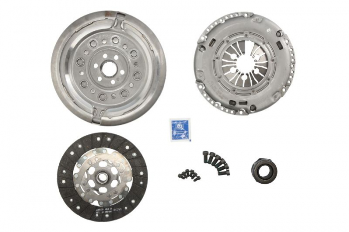 Set ambreiaj (228mm) potrivit AUDI A3, TT; SEAT IBIZA II, IBIZA III; SKODA OCTAVIA I; VW BORA, BORA I, GOLF IV, NEW BEETLE, POLO 1.8 12.96-12.10