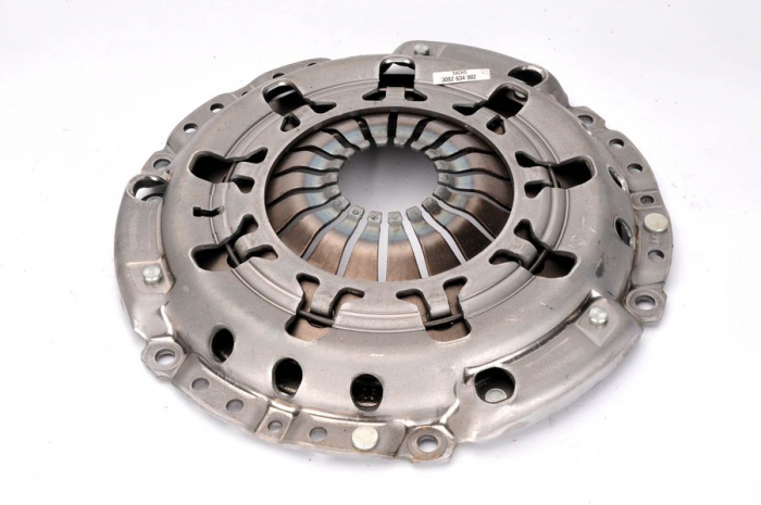 Set ambreiaj (228mm) VOLVO C30, C70 II, S40 I, S40 II, S60 I, S80 I, V40, V50, V70 II 1.6-2.5 intre 1995-2012 [2]