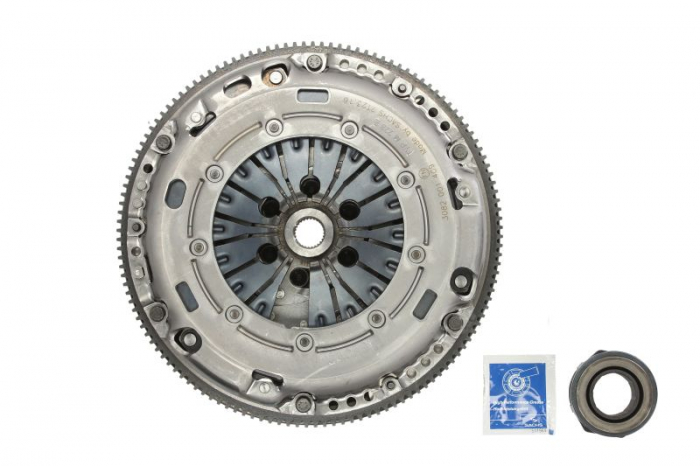 Set ambreiaj (cu suruburi: da, 228mm) potrivit AUDI A3; SEAT ALTEA, ALTEA XL, LEON, TOLEDO III; SKODA OCTAVIA II, SUPERB II 1.6D 1.9D 2.0D 02.03-12.13