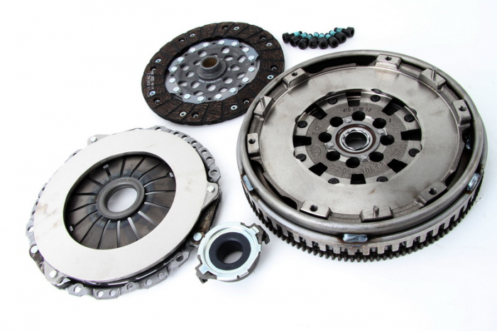 Set ambreiaj cu volanta masa dubla si rulment CITROEN C5 I, C8, EVASION, JUMPY; FIAT SCUDO, ULYSSE; LANCIA PHEDRA, ZETA; PEUGEOT 406, 607, 806, 807, EXPERT 2.0D  [1]