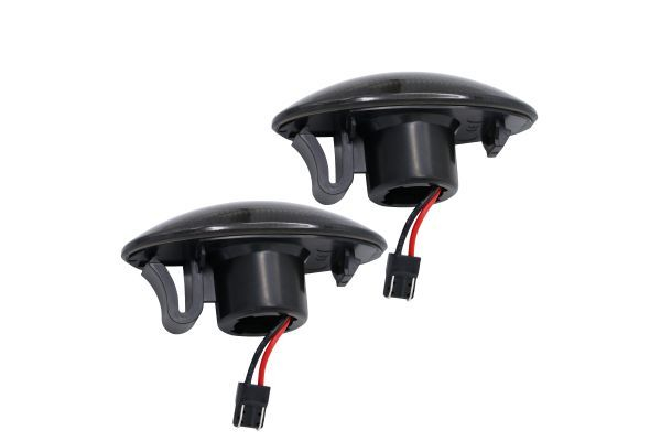 Set lumini semnalizare stanga/dreapta (fumuriu) potrivit FIAT SEDICI; OPEL AGILA; SUZUKI BALENO, CELERIO, GRAND VITARA II, IGNIS III, SPLASH, SWIFT III, SWIFT IV, SWIFT V, SX4, SX4 S-CROSS, VITARA, XL [2]