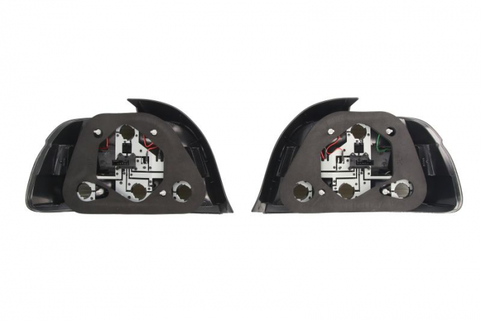 Stop lampa spate culoare semnalizator fumuriu, culoare sticla fumuriu BMW Seria 5 E39 Sedan intre 1995-2003 [2]