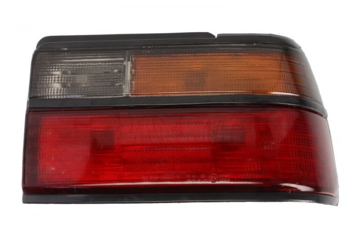 Stop lampa spate dreapta culoare semnalizator galben TOYOTA COROLLA E9 Sedan 4 usi intre 1987-1993