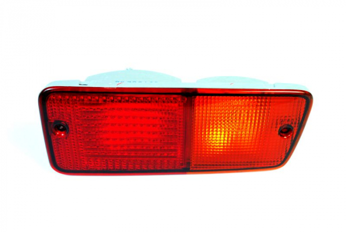 Stop lampa spate dreapta partea inferioara, culoare semnalizator portocaliu culoare sticla rosu NISSAN PATROL Y61 Off-road intre 1997-2004