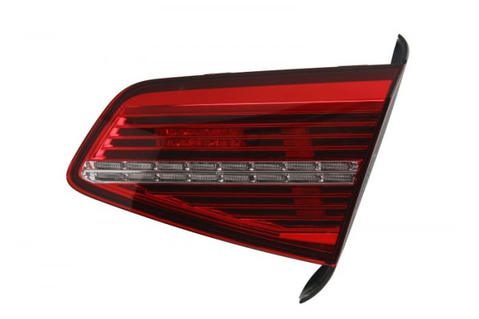 Stop spate Dreapta (partea interioara, LED) potrivit VW PASSAT B8 08.14-