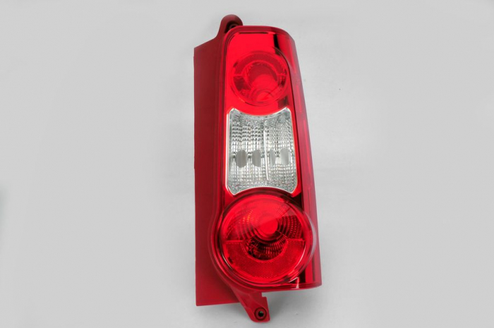 Stop tripla lampa spate dreapta (Semnalizator alb, culoare sticla: rosu) CITROEN BERLINGO PEUGEOT PARTNER 2D 2008-2012