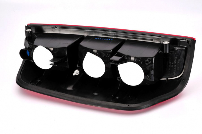 Stop tripla lampa spate dreapta (Semnalizator alb, culoare sticla: rosu) NISSAN NAVARA PICK-UP/PLATFORMA/SASIU 2005-2007 [3]