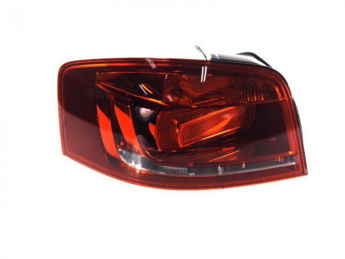 Stop tripla lampa spate stanga (Semnalizator alb, culoare sticla: rosu) AUDI A3 2003-2012