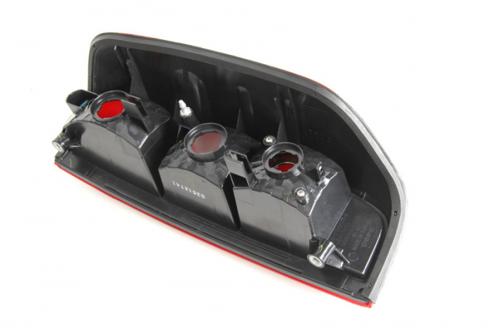Stop tripla lampa spate stanga (Semnalizator alb, culoare sticla: rosu) NISSAN NAVARA PICK-UP/PLATFORMA/SASIU 2005-2007 [2]