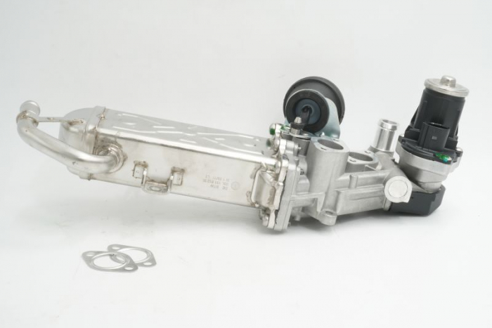 Supapa EGR (modul cu radiator) potrivit AUDI A3, Q3, TT; SEAT ALHAMBRA, ALTEA, ALTEA XL, IBIZA IV, LEON; SKODA OCTAVIA II, SUPERB II, YETI; VW BEETLE, CADDY III, CADDY III MINIVAN 1.6D 2.0D 05.03-12.2