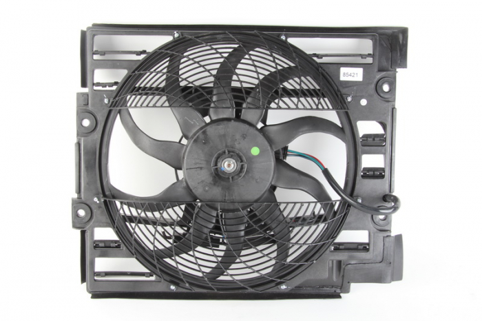 Ventilator radiator (cu carcasa) potrivit BMW 5 (E39) 2.0-4.9 09.95-05.04