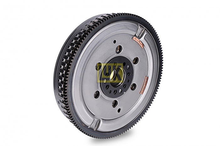 Volanta (230mm, cu kit de suruburi; cu placa de reglare a frecarii; fara rulment de ghidare) potrivit VOLVO S40 I, V40; MITSUBISHI CARISMA, SPACE STAR 1.9D 09.99-06.06 [4]