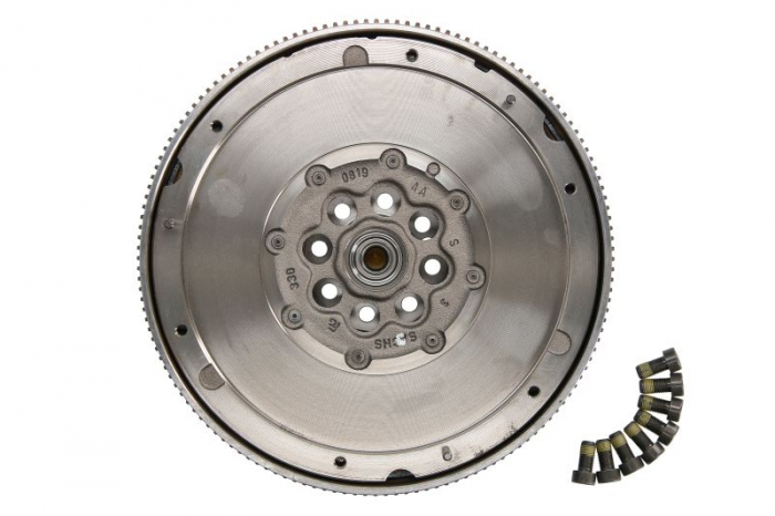 Volanta (240mm) potrivit MERCEDES C (CL203), C T-MODEL (S203), C (W203), CLK (A209), CLK (C209), E T-MODEL (S211), E (W211) 1.8 1.8CNG 05.02-03.10