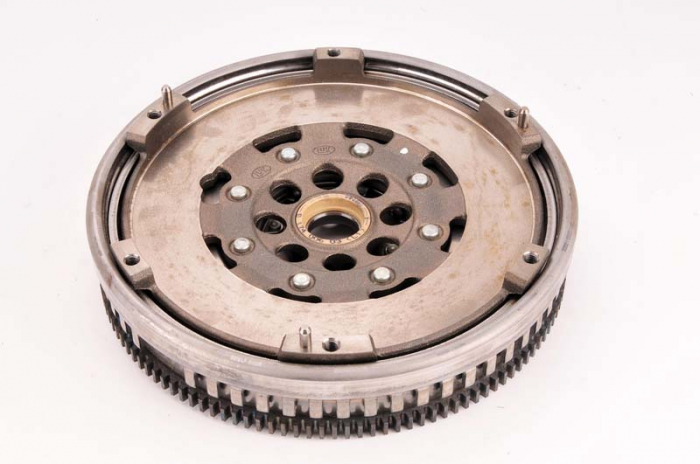 Volanta masa dubla (fara set suruburi; fara rulment presiune; cu disc ambreiaj) MERCEDES A (W169), B (W245) 2.0D intre 2004-2012 [5]