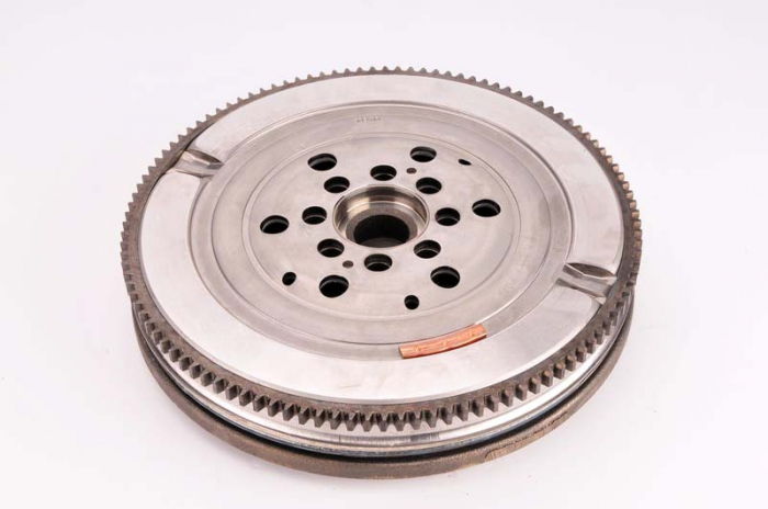 Volanta masa dubla (fara set suruburi; fara rulment presiune; fara placa ) SAAB 9-5 3.0D intre 2001-2009 [4]