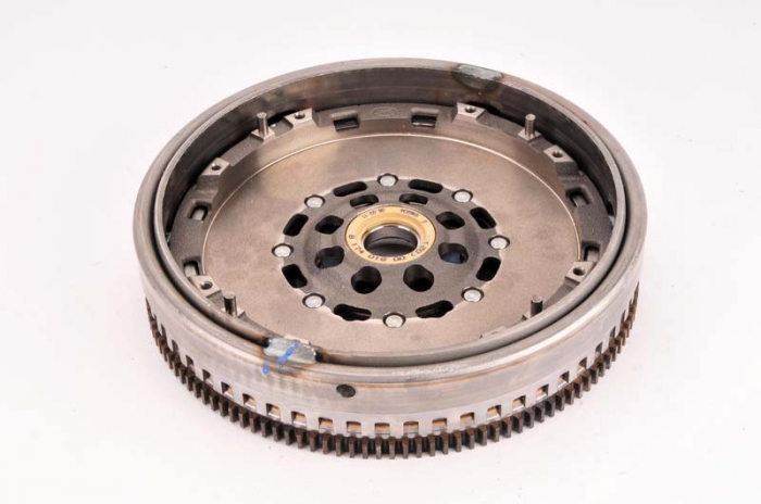 Volanta masa dubla/semiautomatic (fara set suruburi; fara rulment presiune; cu disc ambreiaj) MERCEDES A (W168), VANEO (414) 1.7D intre 1998-2005 [5]