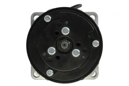 Compresor climatizare potrivit CASE IH 9210, 9230, 9240, 9250, 9260, 9270; MASSEY FERGUSON MF 32, MF 34, MF 36, MF 38, MF 40, MF 40 B, MF 40 E; NEW HOLLAND TC52, TC54, TC56, TF76, TF78 [1]
