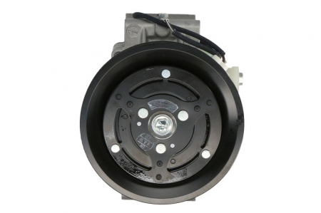 Compresor climatizare (R134a) potrivit JOHN DEERE 3320, 3520, 3720, 4044R, 4049M, 4049R, 4052R, 4066R, 4075R [1]