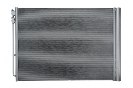 Condensator climatizare (cu uscator) potrivit BMW 5 (F10), 5 (F11), 5 GRAN TURISMO (F07), 6 (F12), 6 (F13), 6 GRAN COUPE (F06), 7 (F01, F02, F03, F04) 2.0D-3.0H 02.08-10.18 [1]