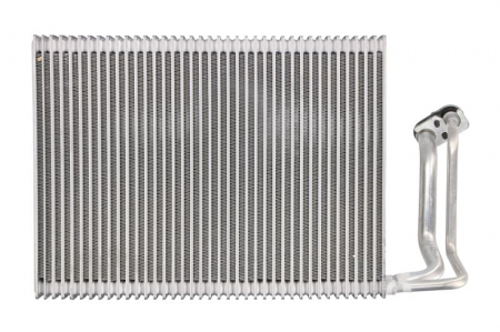 Evaporator aer conditionat potrivit BMW 1 (F20), 1 (F21), 2 (F22, F87), 2 (F23), 3 (F30, F80), 3 (F31), 3 GRAN TURISMO (F34), 4 (F32, F82), 4 (F33, F83), 4 GRAN COUPE (F36) 1.5-3.0H 07.11- [1]