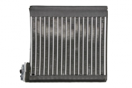 Evaporator aer conditionat potrivit KUBOTA M 108 S, M 4900, M 5700 SDC, M 5700 SDN, M 6800 HDC, M 8200, M 95 S [1]