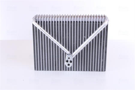 Evaporizator - Evaporator sistem climatizare potrivit VOLVO S60 I, S70, S80 I, V70 I, V70 II, XC70 I, XC90 I 2.0-4.4 1996-2014