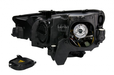 Faruri - Far Dreapta potrivit AUDI A4 ALLROAD B9, A4 B9 2015-2019 (D5S/H8/LED, electric, cu motor)