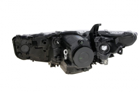 Far dreapta (HIR2/LED/WY21W) TOYOTA AURIS dupa 2015 [1]