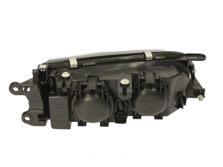 Iluminat auto - Far Stanga potrivit MAZDA 626 V dupa 2000 (H1/H7/W5W, electric, cu motor, culoare interior: argintiu, culoare semnalizator: transparent)