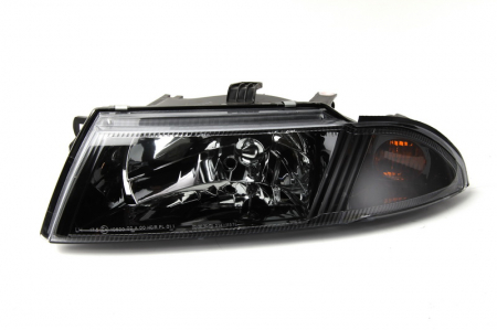 Piese Auto - Far stanga (H4, electric, fundal negru) MITSUBISHI CARISMA 2000-2006